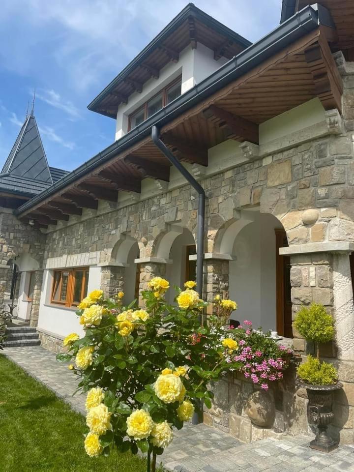 Conacul Cornu 1945 Hotel Cornu de Jos Bagian luar foto